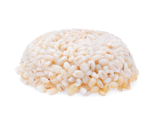 黑麦白色背景上的大麦粒质地玉米勺子