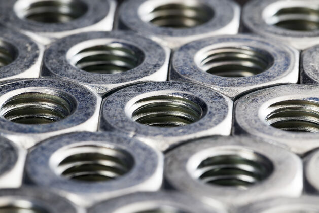 高各种螺栓采用优质合金钢和其他元素制成 工作质量高螺栓铁光亮