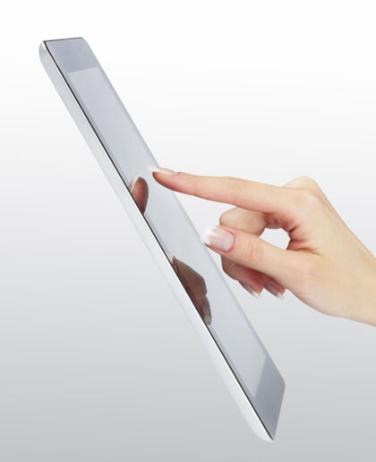 男性现代电子白屏数码相框上的女士手指头移动平板电脑触摸板