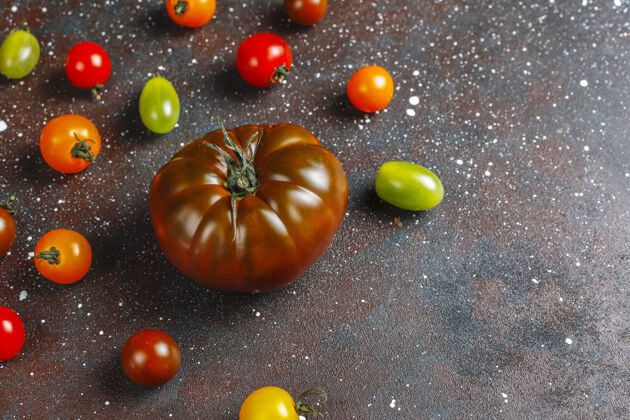 营养新鲜的有机西红柿夏天有机西红柿