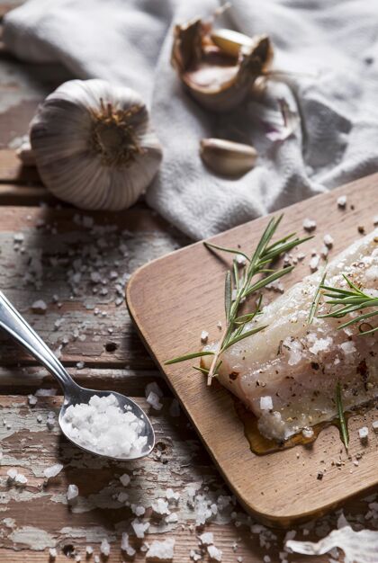 安排生鱼用调味品组成 用于烹饪分类水生生的