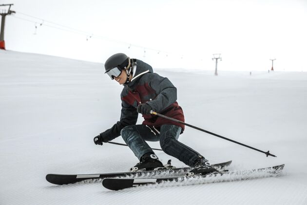 水平全速笑脸滑雪者装备假日户外冬天