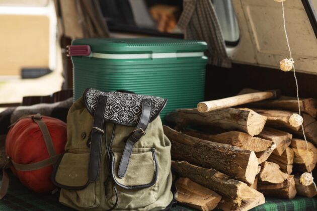 放松用袋子和木头整理水平安排冒险