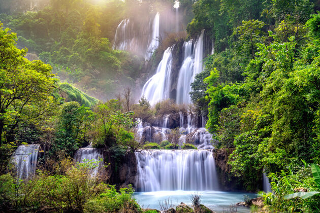 瀑布泰洛苏瀑布泰国最大的瀑布山风景发球台