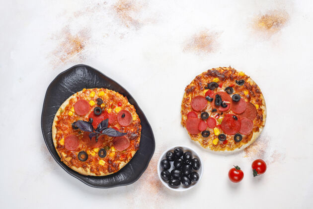 比萨饼新鲜的自制迷你披萨小吃营养意大利菜