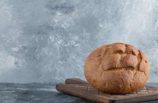 黑麦新鲜的自制黑麦面包高品质的照片黄油乡村法式