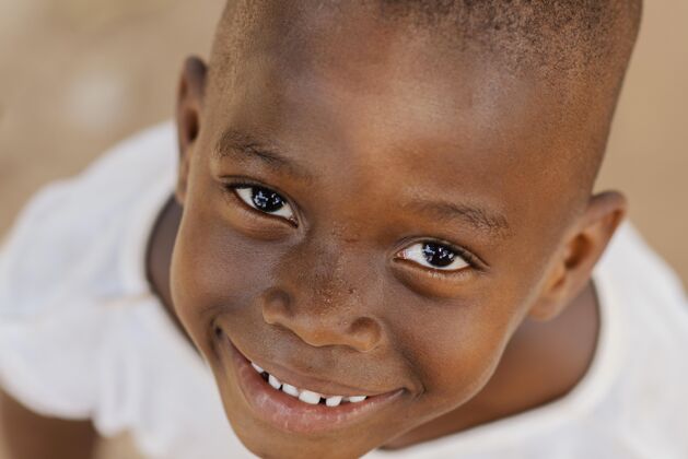 文化特写笑脸非洲小子生活方式乡村非洲