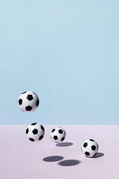 运动前视图的足球弹跳周围的复制空间影子静止足球