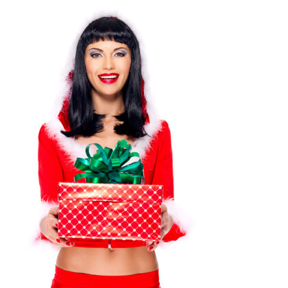 兴奋美丽雪女的照片拿着圣诞新年礼物盒-孤立在白色新美丽礼物