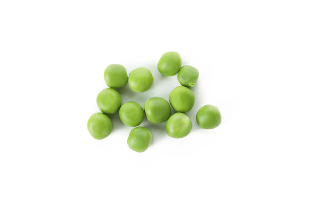 生的绿色豌豆种子隔离在白色产品封闭食物