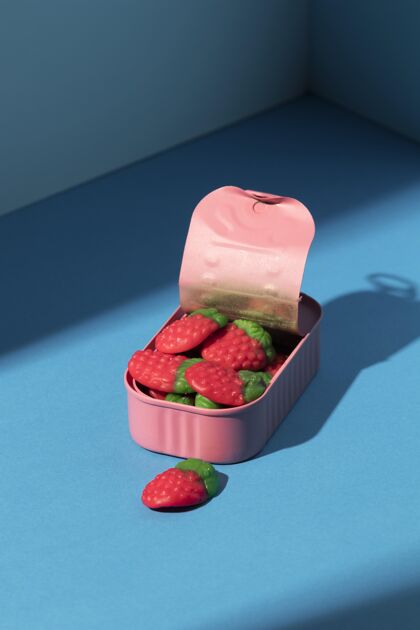 美味草莓糖果的高角度分类食品小小吃