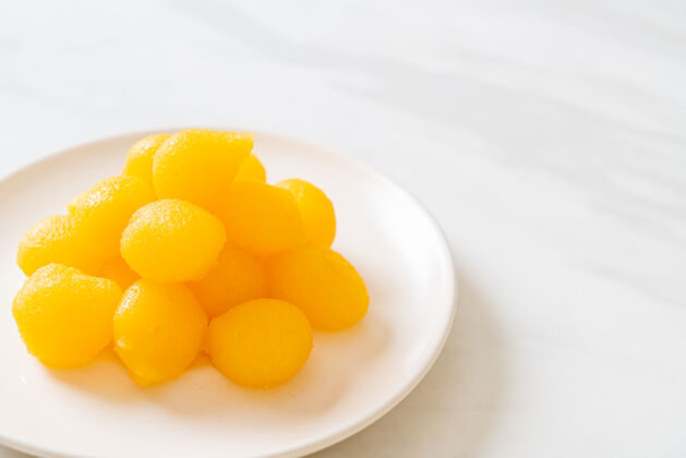 美味甜金蛋黄滴-一种泰国甜食传统圈文化