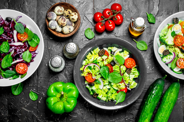 一餐蔬菜沙拉各种有机沙拉 橄榄油蔬菜和香料碗素食不同