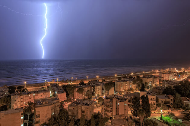 夜一月份海法有严重的雷暴和闪电出海景观天气气象