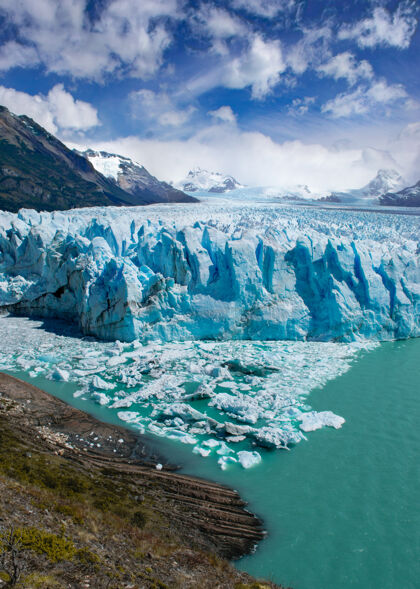雪阿根廷圣克鲁斯莫雷诺冰川垂直拍摄天空地质阿根廷