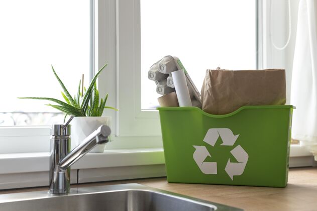 环保台面上有回收站环保可持续性生活方式