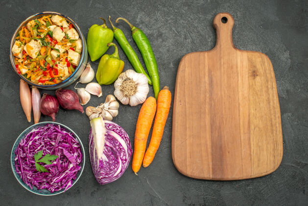 卷心菜新鲜的红色卷心菜切片俯视图食物切片蔬菜