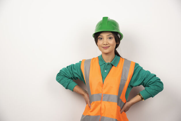 微笑白色背景上的女建筑工人肖像女人女人建筑工人
