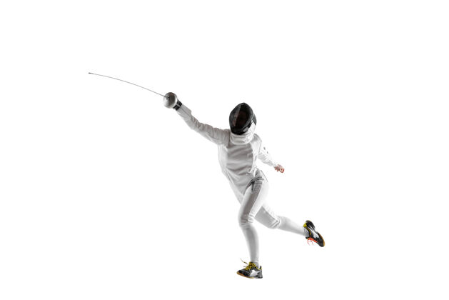 栅栏身着击剑服装的少女 手拿剑 背景为白色训练目标高加索
