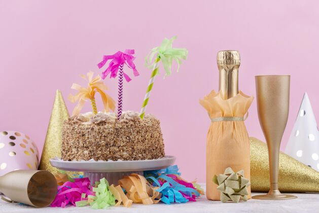 聚会装饰美味的派对蛋糕和香槟分类安排装饰