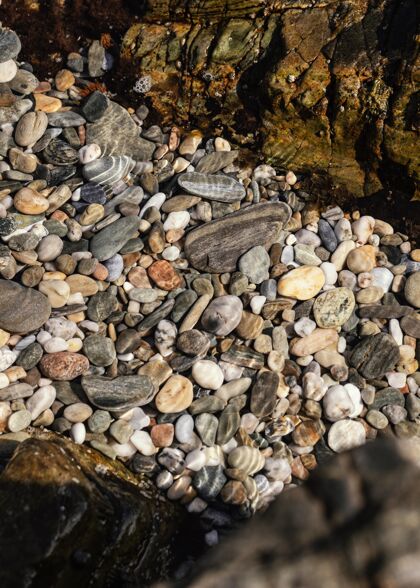 白天把石头放在沙滩上自然资源大气季节
