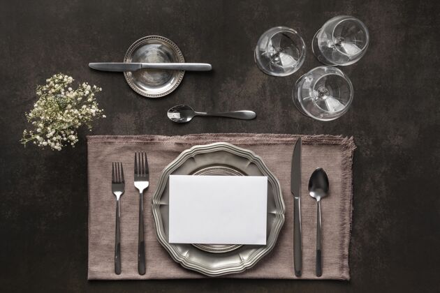 排列餐桌礼仪元素上图平面图盘子餐具