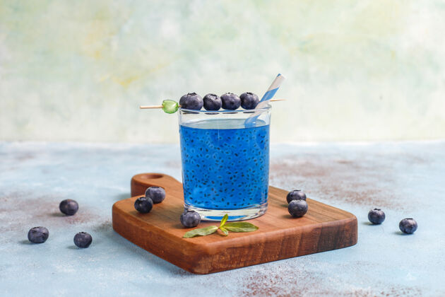另类蓝莓罗勒籽饮料饮食美味美味