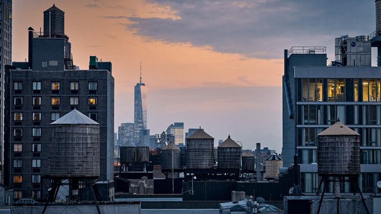纽约日落时分纽约曼哈顿迷人的屋顶景色外部建筑天际线