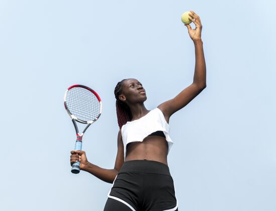 运动打网球的女人网球运动员运动训练