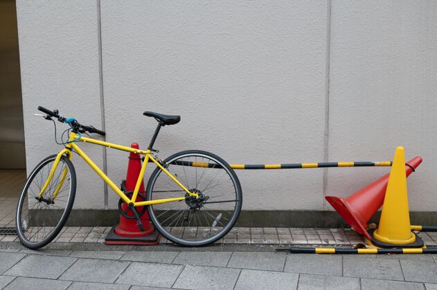 活动黑色轮子的黄色自行车骑行活动休闲