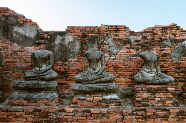 文化大城府历史公园的佛像 泰国的瓦特查纳拉姆佛寺苏霍泰地标城市