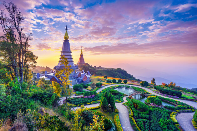 建筑泰国清迈doiinthanon国家公园的标志性宝塔泰国日落佛教