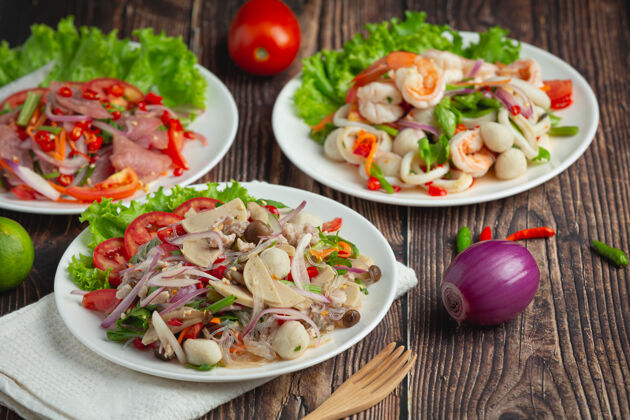 营养泰国菜；什锦肉肠沙拉食谱营养丰富美味
