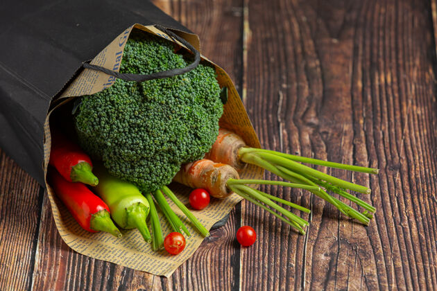 南瓜木桌上的健康蔬菜饥饿成分世界