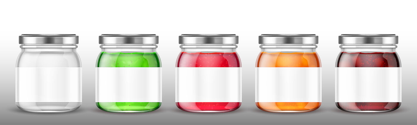 果汁带果酱和空白标签的玻璃罐覆盆子杏子透明