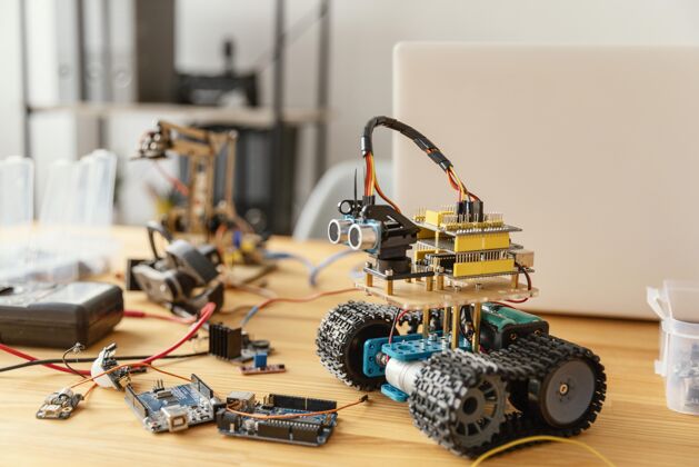 自制桌上自制机器人机器人房子工艺