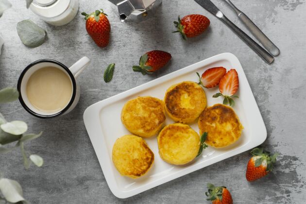 膳食俯瞰美味的草莓早餐早餐平面图烹饪
