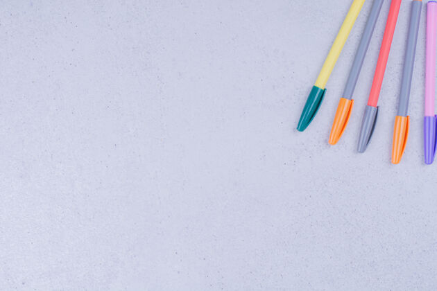 教育用于曼荼罗着色或制作的多色线性铅笔简约学校工艺