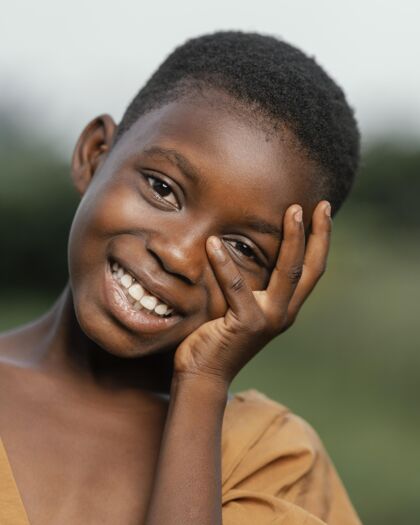 孩子肖像笑脸非洲孩子肖像笑脸男孩