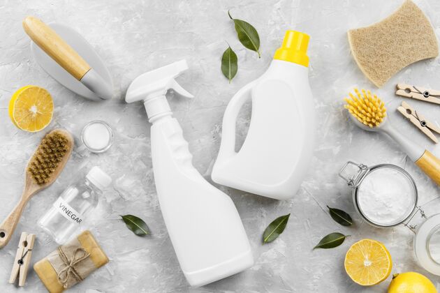 肥皂顶视图的环保清洁产品与小苏打和柠檬清洁环保产品