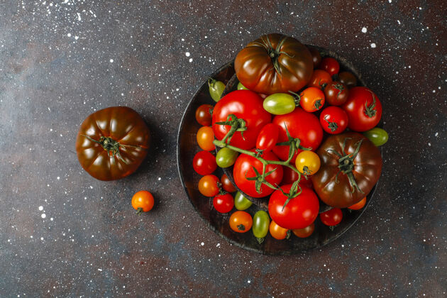 成熟新鲜的有机西红柿美食素食营养