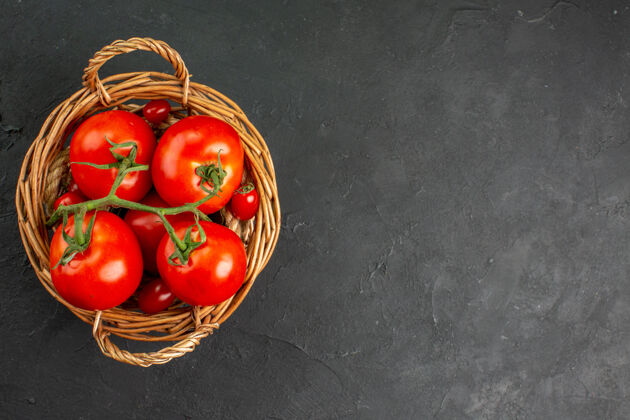 西红柿顶视图新鲜的红色西红柿在篮子里食物樱桃樱桃西红柿