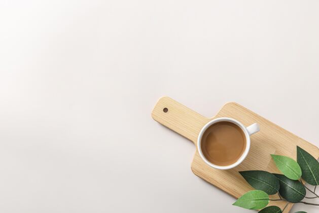 饮料木制砧板上的咖啡杯顶视图 带有复印空间复制饮料顶视图
