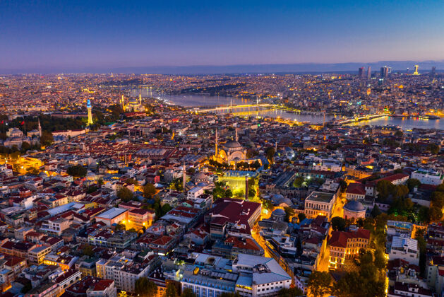 地标土耳其日出时伊斯坦布尔城市鸟瞰图亚洲著名屋顶
