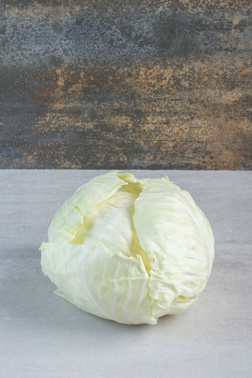 生的石桌上的有机白卷心菜高品质照片有机收获卷心菜