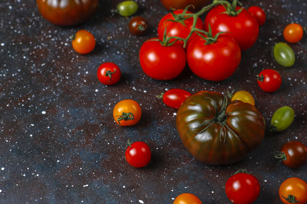 营养新鲜的有机西红柿素食新鲜维生素