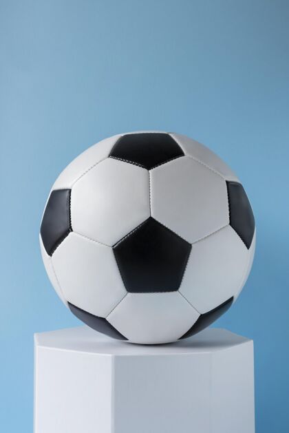 休闲足球和六边形的正面视图垂直静物娱乐