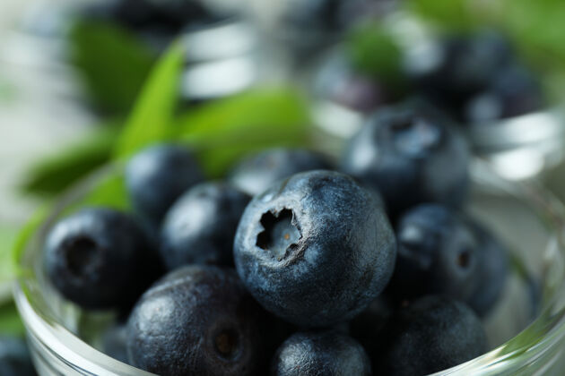 美味新鲜浆果概念蓝莓 特写夏天盘子黑莓